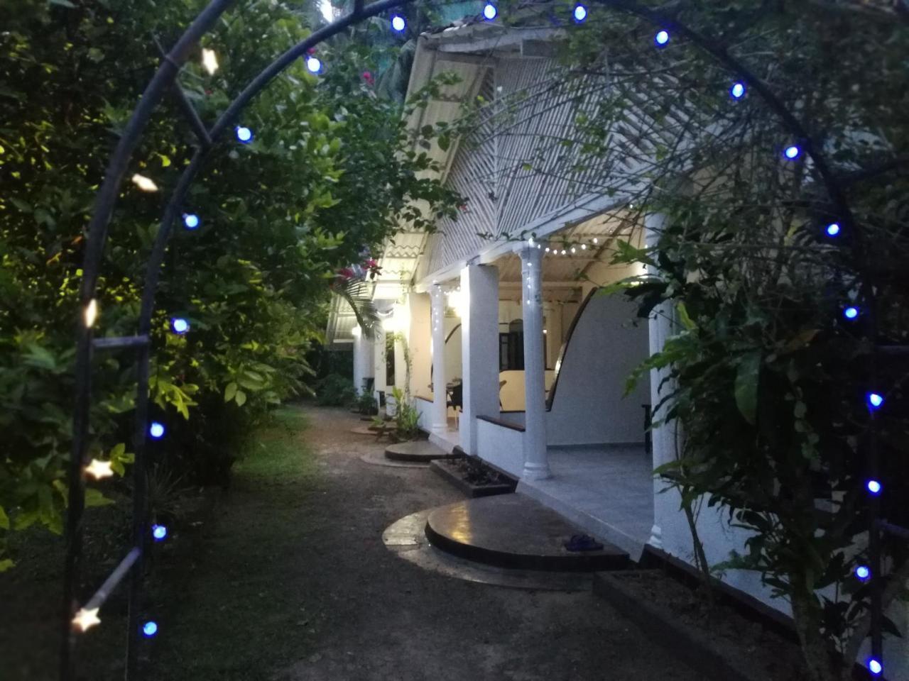 Sonri Villa Sea View Unawatuna Exterior foto